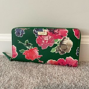 Kate Spade Wallet ♠️